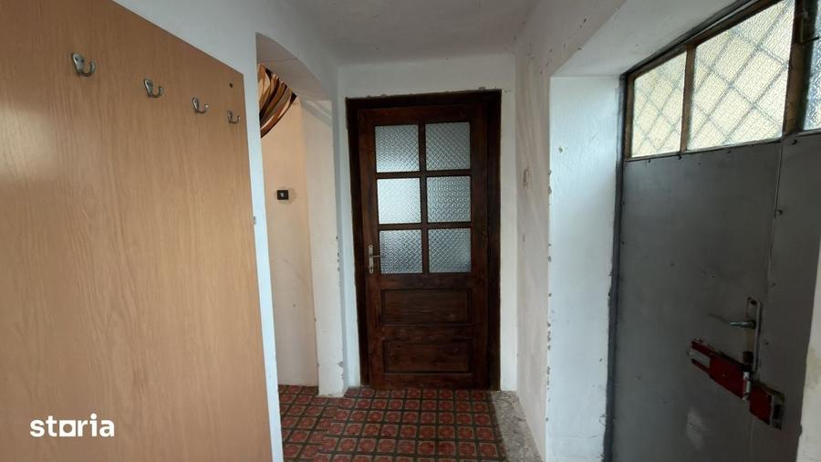 Casă cu 3 camere cu Teren 4108 Mp în Central