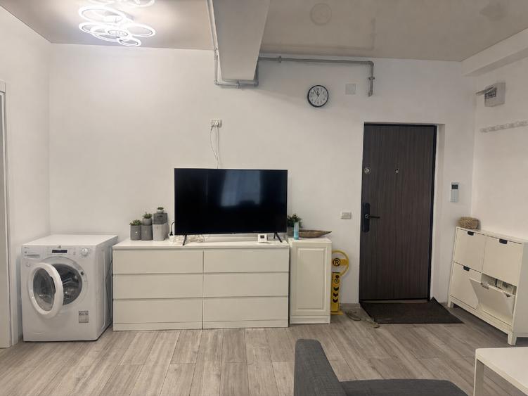 Apartament cu 2 camere semidecomandat, mobilat în Nord