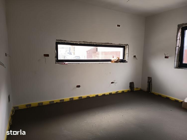 Casă cu 5 camere cu Teren 330 Mp în Central