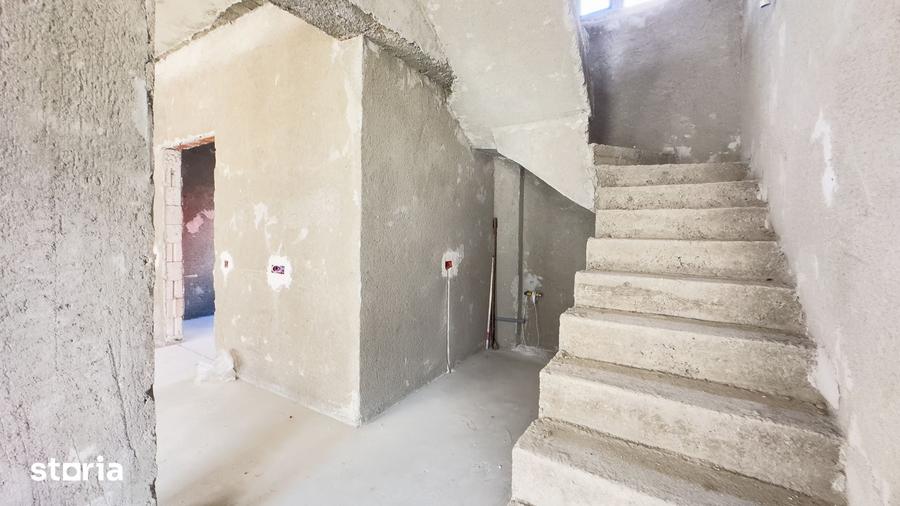 Casă cu 7 camere cu Teren 227 Mp în Colentina