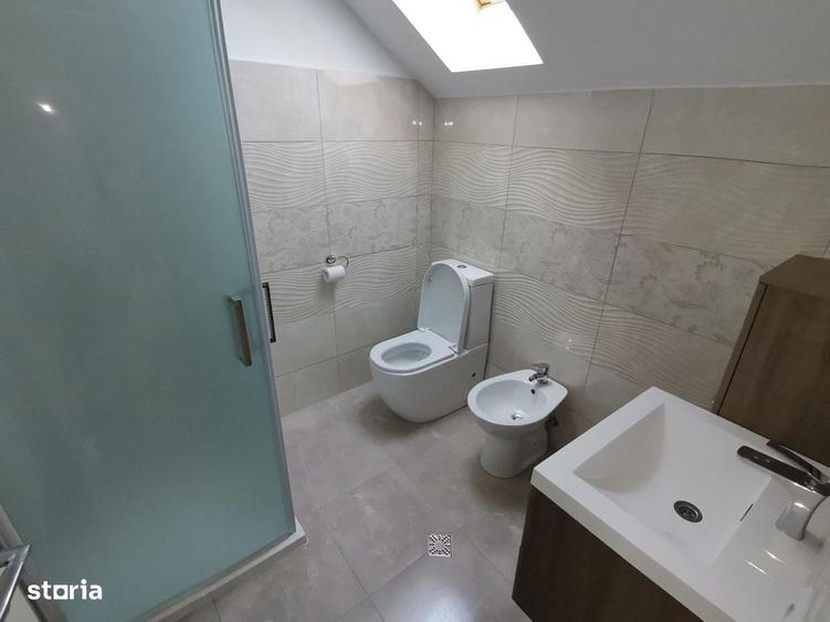 Casă cu 4 camere decomandat în Central