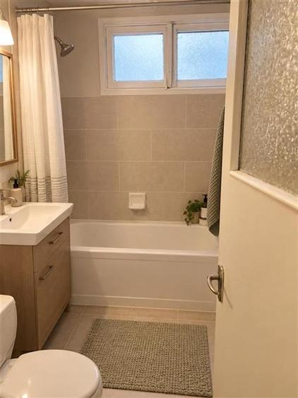 Apartament cu 3 camere semidecomandat în Giurgiului