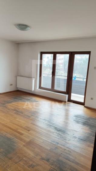 Apartament cu 3 camere decomandat, mobilat în Calea Turzii