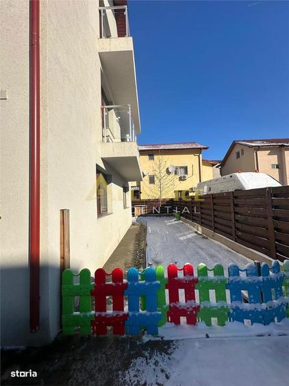 Casă cu 8 camere cu Teren 300 Mp în Central