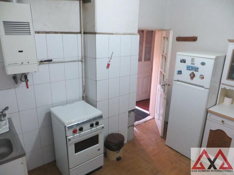 Casă individuală cu 3 camere cu Canalizare în P-ța Alba Iulia