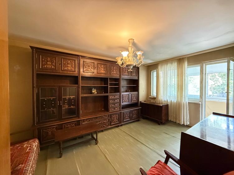 Apartament cu 3 camere decomandat în P-ța Gorjului