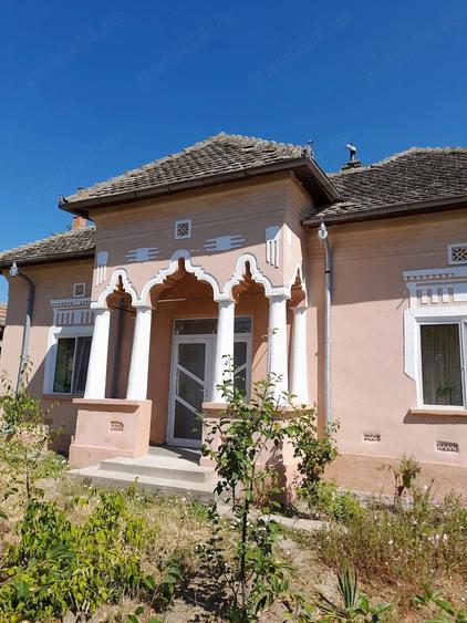 Casă cu 4 camere cu Teren 3000 Mp în Rast