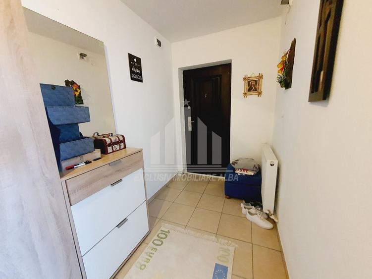 Apartament cu 3 camere decomandat, mobilat în Cetate