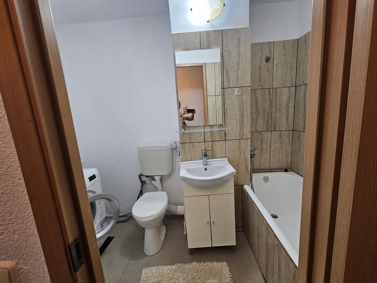 Garsonieră decomandată în Central