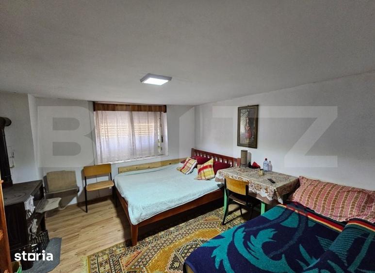 Casă cu 7 camere cu Teren 2727 Mp în Vidra