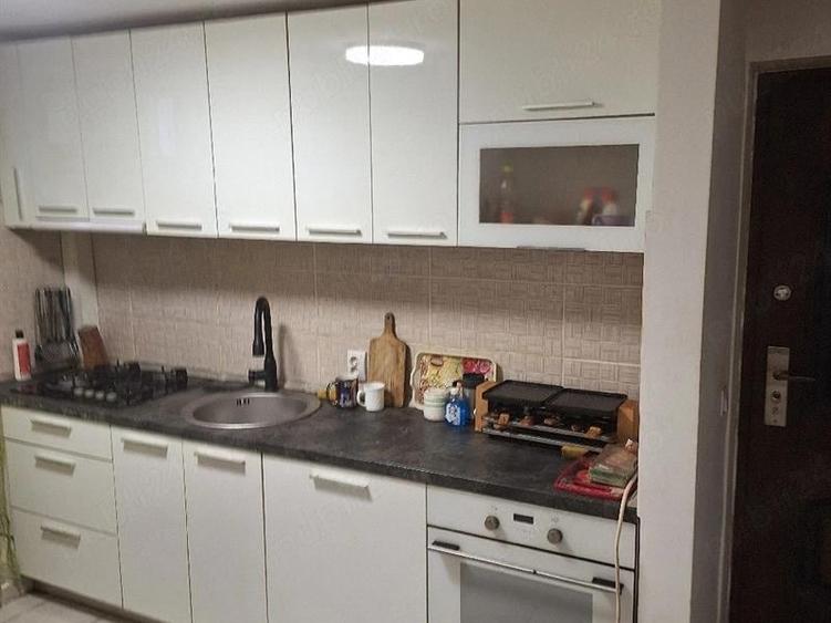 Apartament cu 2 camere decomandat, mobilat în Rovine