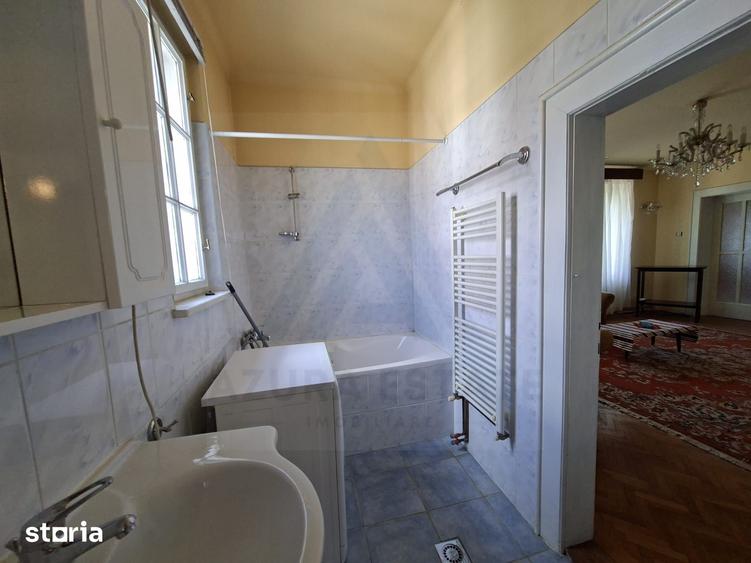 Apartament cu 4 camere în Central