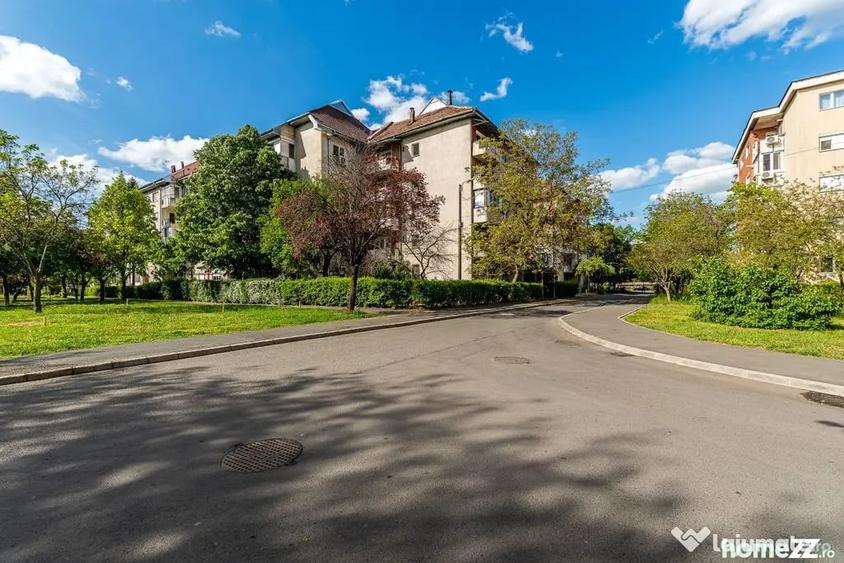 Apartament cu 3 camere decomandat în Micălaca