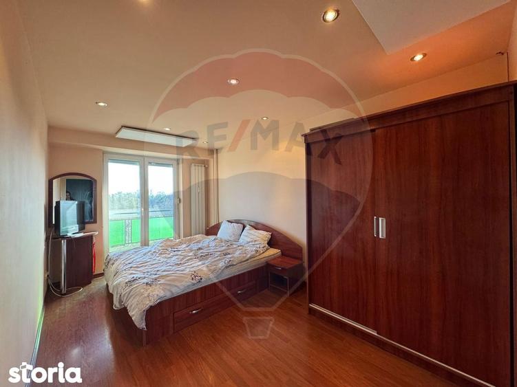Apartament cu 3 camere, mobilat în Polivalentă