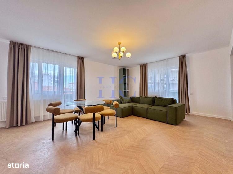 Apartament cu 4 camere decomandat în Central