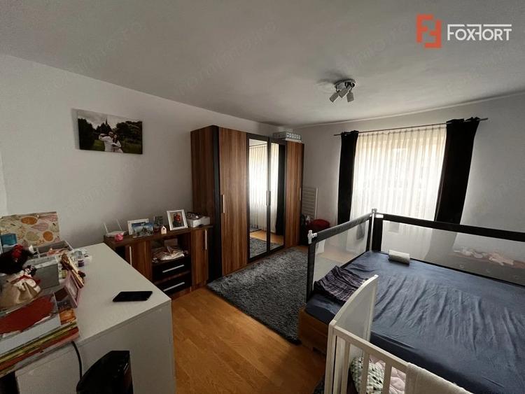 Casă cu 3 camere cu Teren 1094 Mp în Izvin