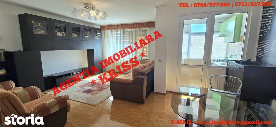 Apartament cu 3 camere decomandat în Central