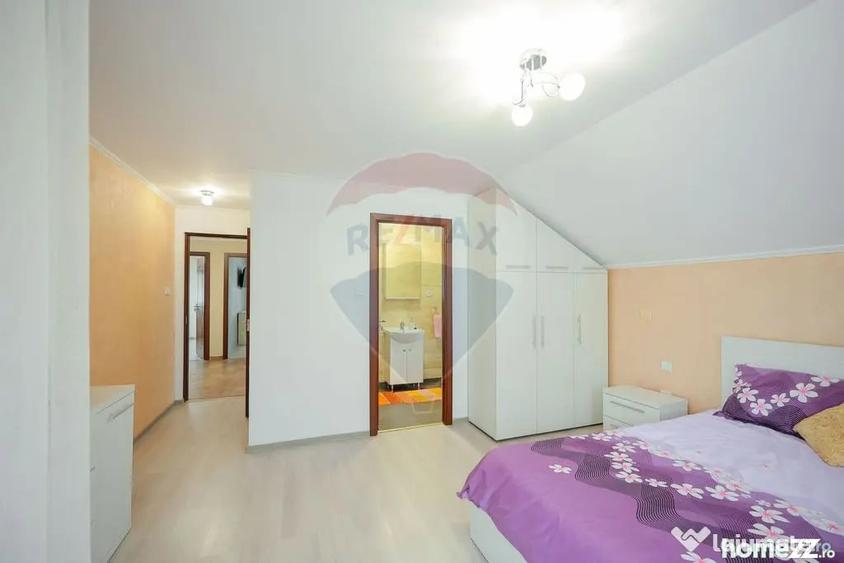 Casă cu 7 camere cu Teren 600 Mp în Haieu