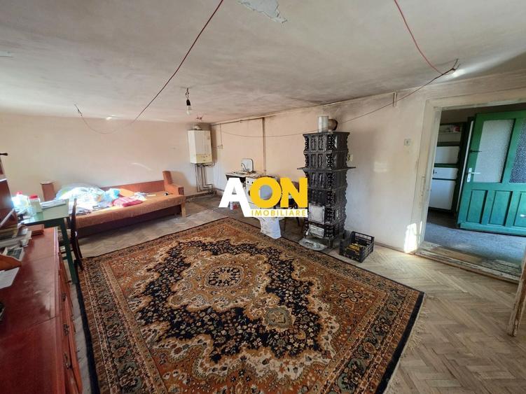 Casă individuală cu 4 camere cu Canalizare în Cetate