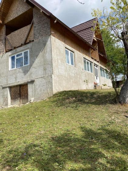 Casă cu 3 camere în Iedera