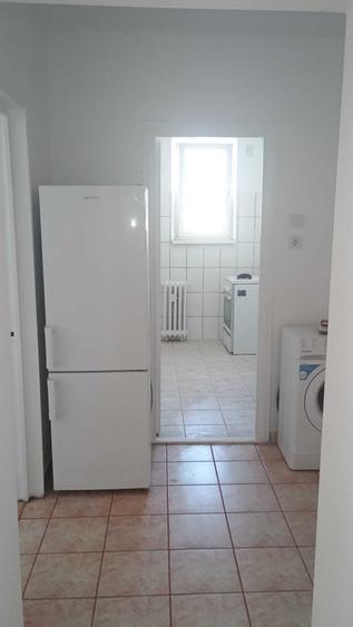 Apartament cu 3 camere decomandat în Titan