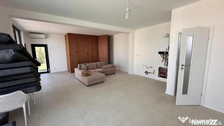 Casă cu 5 camere cu Teren 1120 Mp în Plaiul Vulcanești