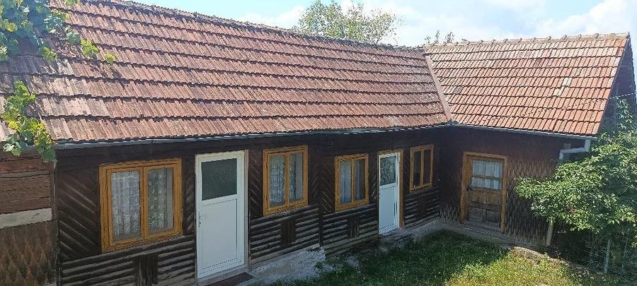 Casă cu 4 camere cu Teren 6253 Mp în Perișani