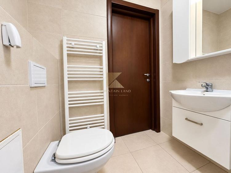 Apartament cu 3 camere semidecomandat în Gării