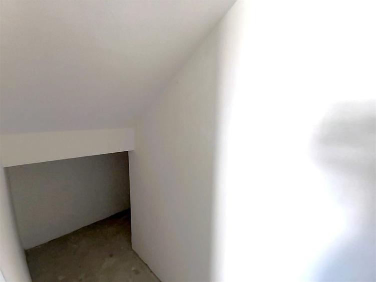 Casă individuală cu 6 camere cu Canalizare în Exterior Vest