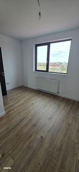 Casă cu 4 camere cu Teren 600 Mp în Bradu