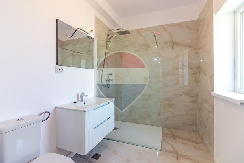 Casă cu 4 camere cu Teren 450 Mp în Săbăreni