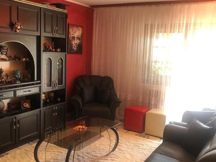 Apartament cu 4 camere decomandat în Burdujeni