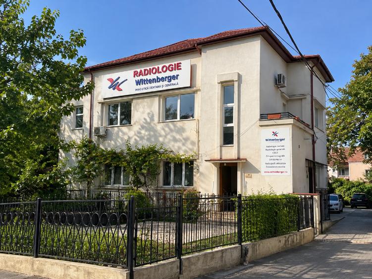 Apartament cu 4 camere decomandat în Gară