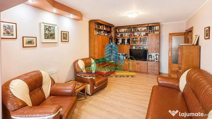 Apartament cu 3 camere decomandat în Central