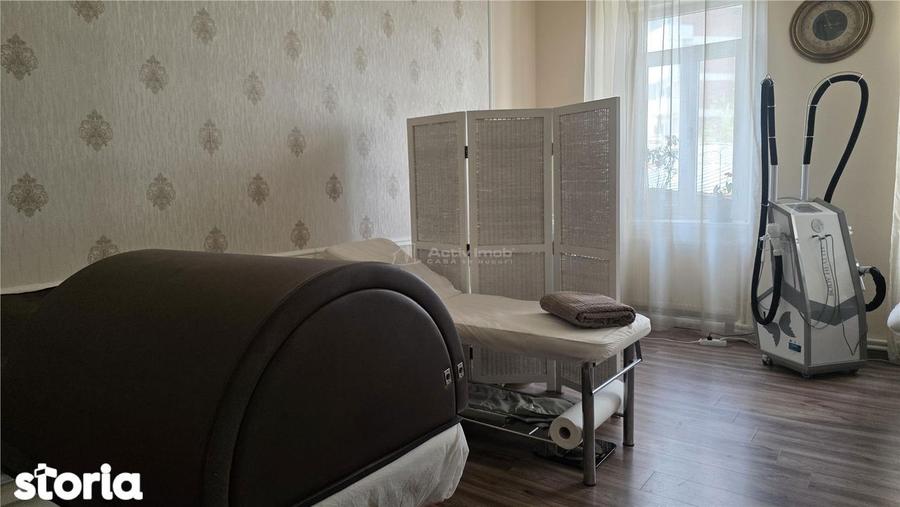 Casă cu 10 camere cu Teren 1302 Mp în Ultracentral