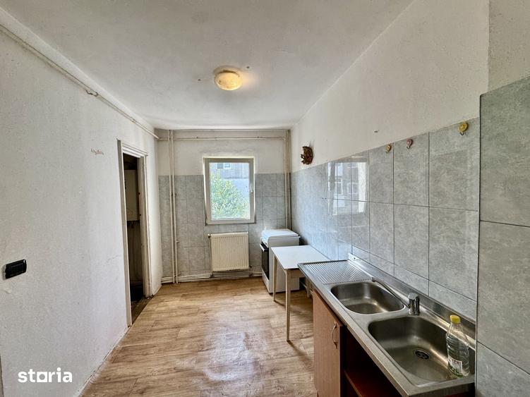 Apartament cu 2 camere decomandat în Republicii
