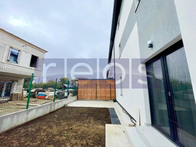 Duplex cu 5 camere cu Canalizare în Sălăjan
