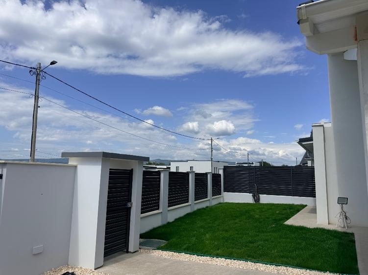 Casă individuală cu 3 camere cu Teren 400 Mp în Câmpineanca