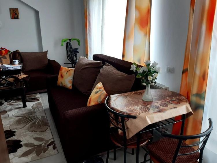 Apartament cu 2 camere semidecomandat, mobilat în Uverturii
