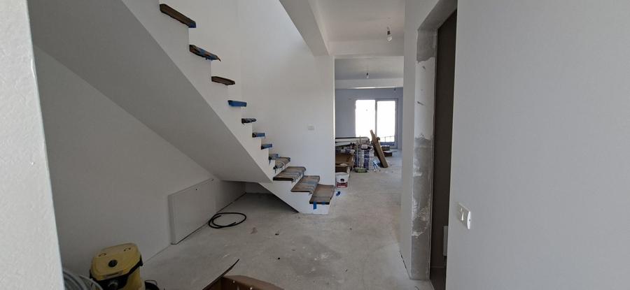 Duplex cu 4 camere cu Canalizare în Dumbrăvița