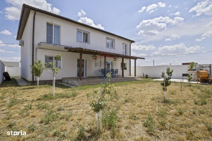 Casă cu 4 camere în Vladimirescu