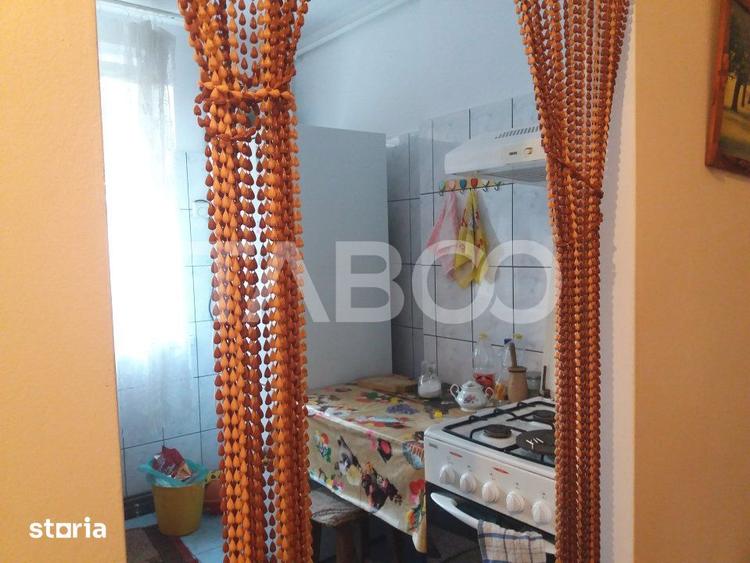 Apartament cu 2 camere decomandat, mobilat în Central