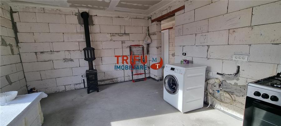 Casă individuală cu 3 camere cu Canalizare în Berghin