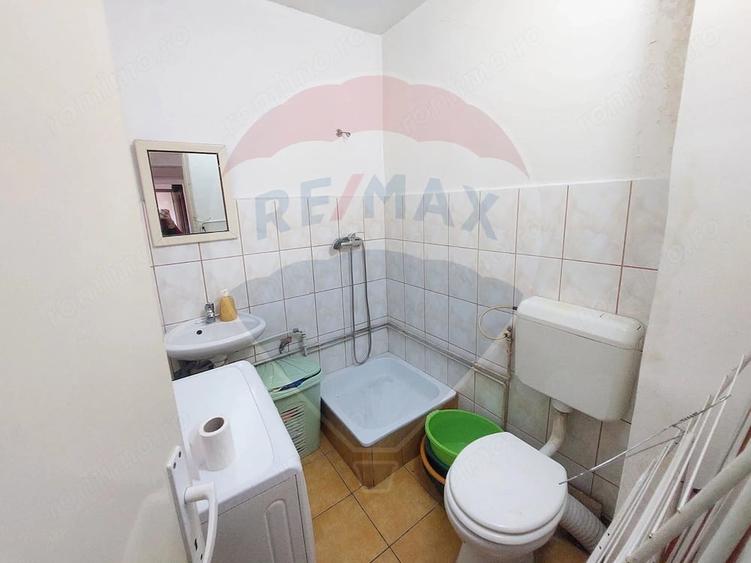 Apartament cu 6 camere decomandat în Central