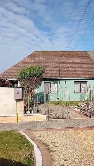Casă cu 3 camere cu Teren 400 Mp în Central