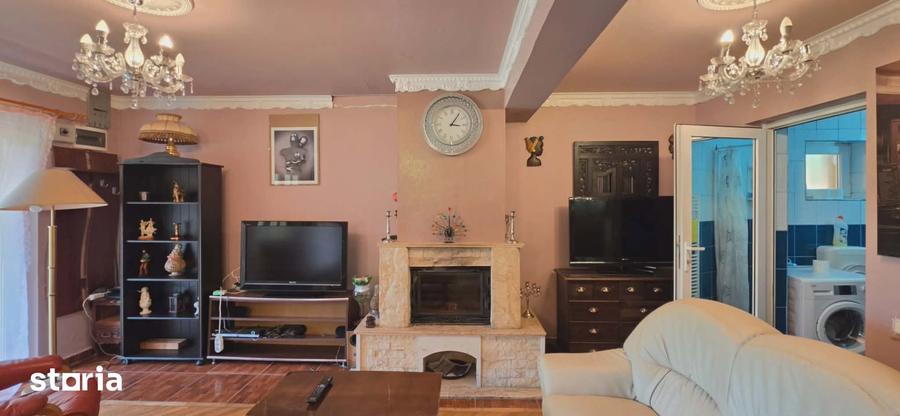 Casă cu 5 camere cu Teren 1200 Mp în Bratca