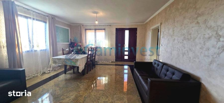 Casă cu 5 camere cu Teren 2690 Mp în Central