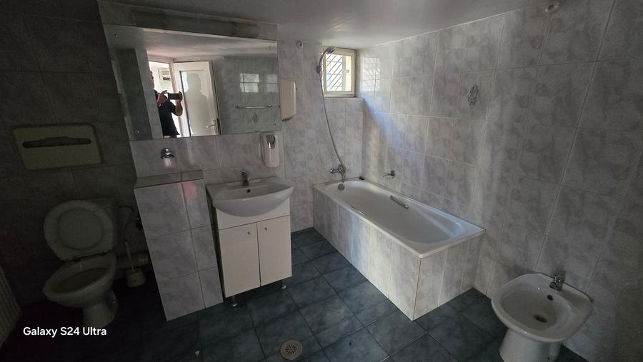 Apartament cu 5 camere în P-ța Unirii