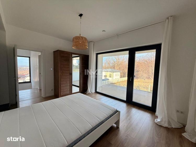 Casă cu 5 camere cu Teren 950 Mp în Bucium