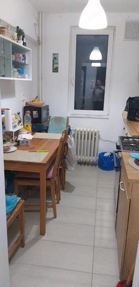 Apartament cu 2 camere semidecomandat în Giurgiului